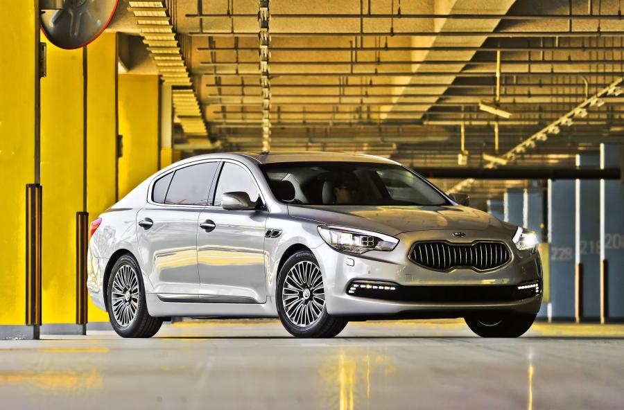  Kia Quoris 2012 года  (фото 43 из 72)